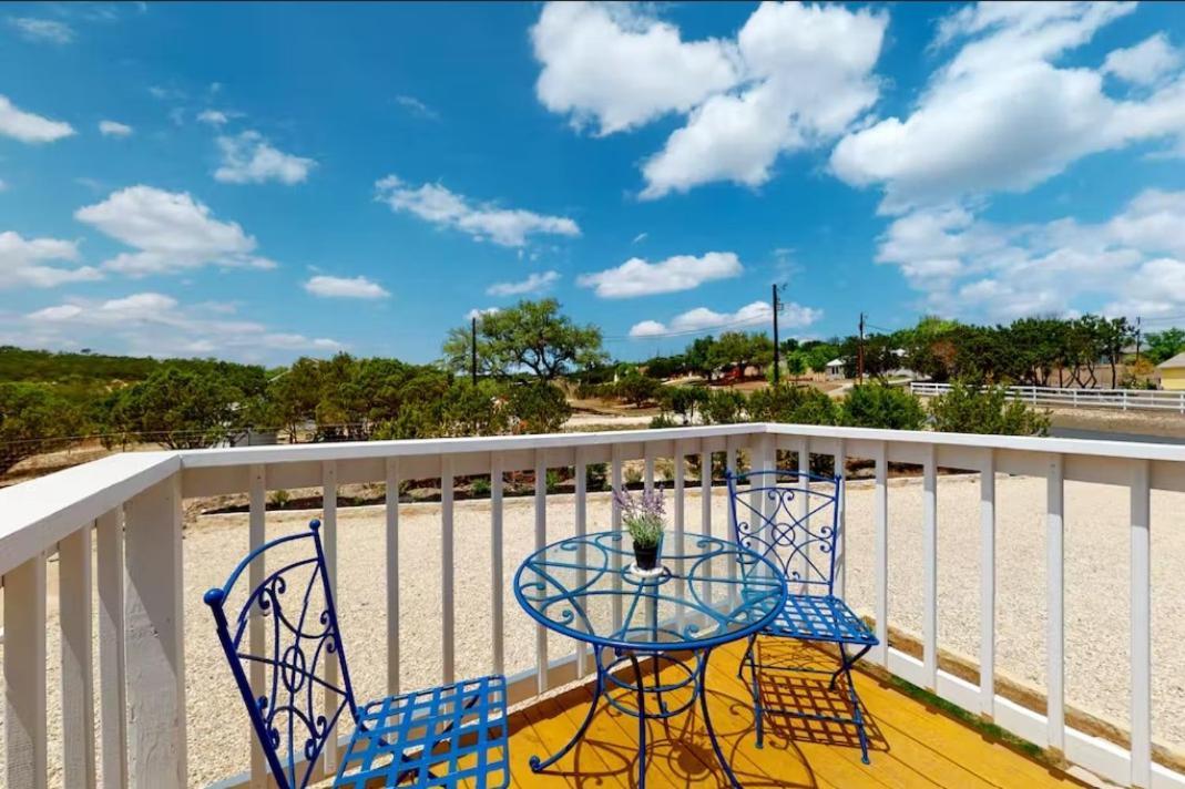 Blue Oasis In The Hill Country Hotel Kerrville Exterior foto